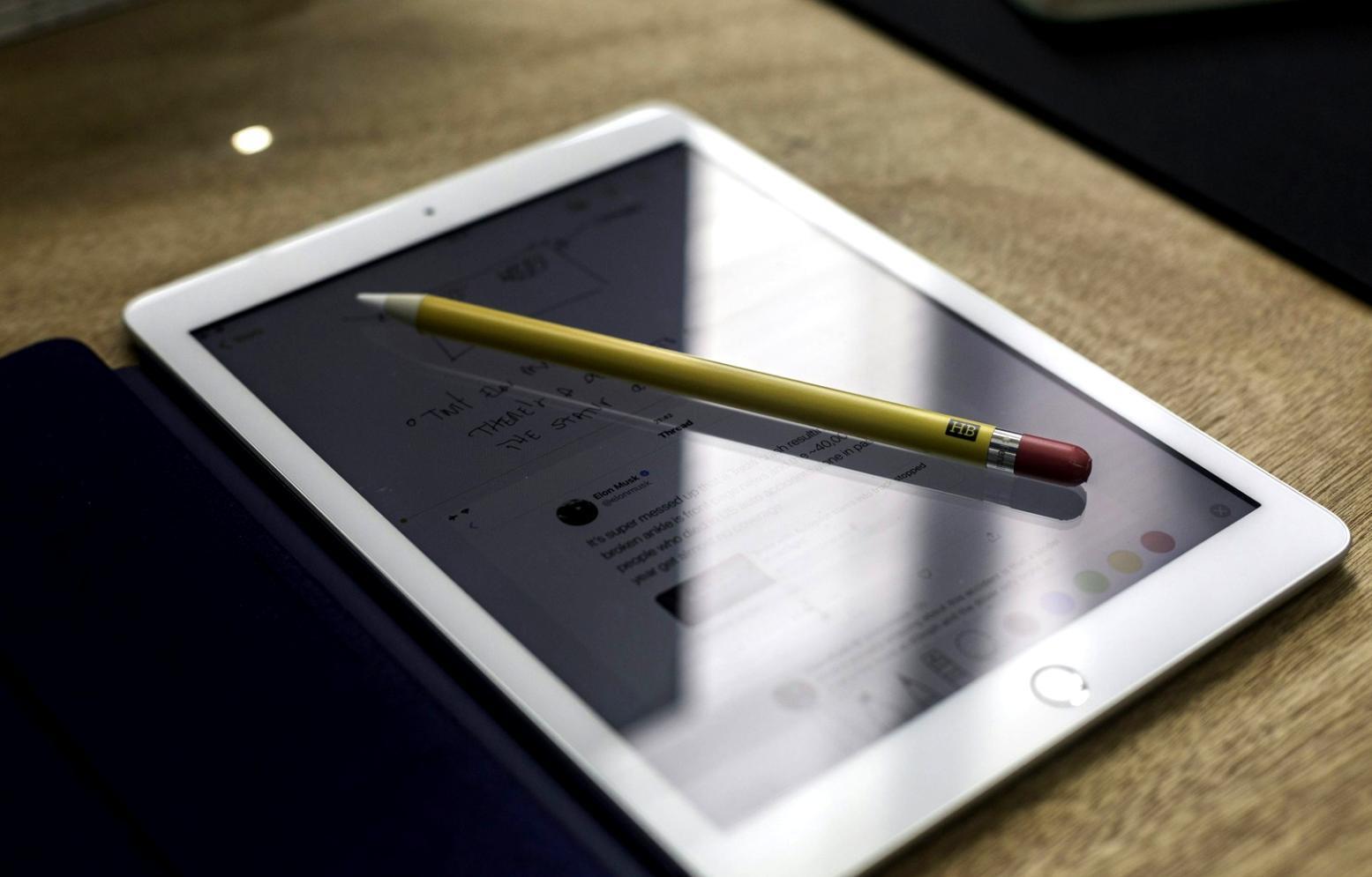 Teilnehmer arbeiten konzentriert an ihren Finanzplänen